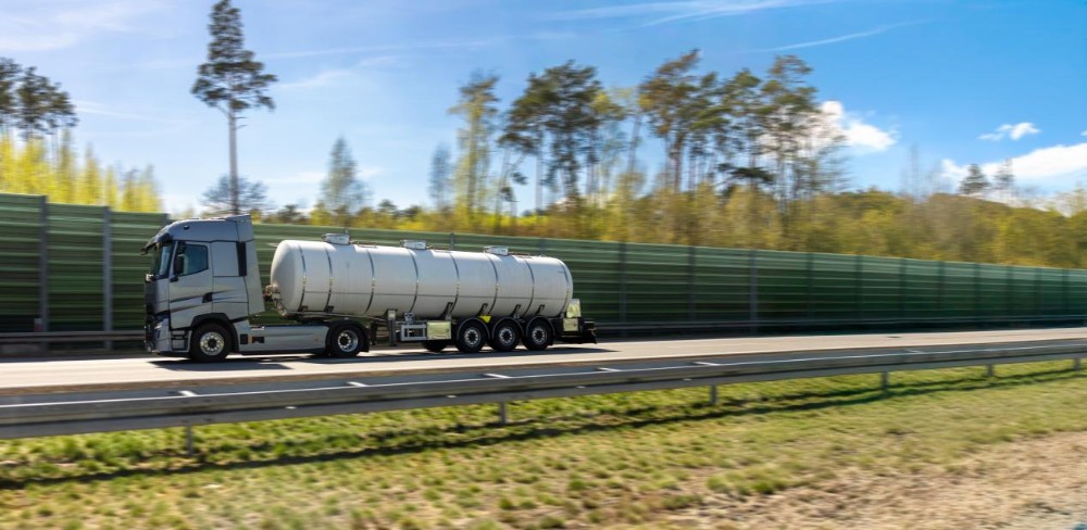 Wireless Slave Lock System Enhances Oil Tanker